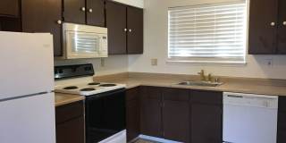 <b>2 Bedroom Reno Condo in Gated Community<br><br> Gallery 5