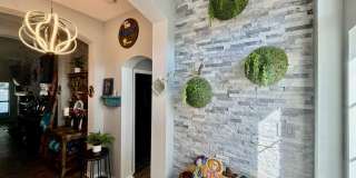 Beautifully updated home IN THE BLUFFS! Gallery 7