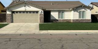 4 bedrooms with Solar in North Hanford Gallery 1