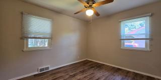 Spacious 4 Bedroom Home with Solar Panels, Fully Fenced Yard on Rimrock Rd Gallery 11