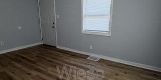 2213 East Adams Street Gallery 1