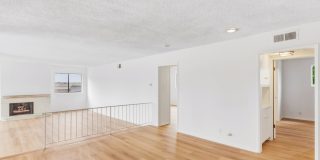 HUGE TOP FLOOR 2 BED 2 BATH IN PRIME SANTA MONICA! -FIREPLACE, BALCONY & GARAGE PARKING SPACE Gallery 3