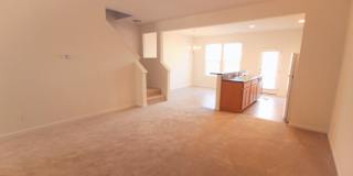 Beautiful and Bright 3 bedroom 2.5 bath Townhouse in Brightleaf with a Garage!! Gallery 4