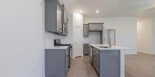 Beautiful 4 Bedroom 2 Bathroom Home in Cedar Lane Community with Storm Shelter (Neighborhood Pool and Park) Gallery 12