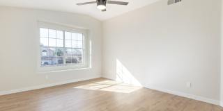 1018 W Kings Avenue Gallery 20