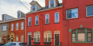 2810 Sarah St Gallery 1