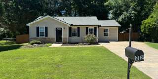 Cute 2 Bedroom Home in The Vineyard! Gallery 1