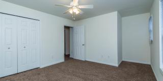 202 E 20th - 4-Bed/3-Bath Townhouse - Walking distance to stadium! Gallery 8
