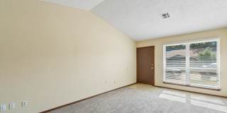 208 Hudson Pl Gallery 4