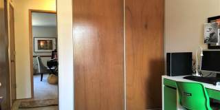 ***$1,000 Off First Month's Rent*** Charming Split Level in NE Bend - HUGE Yard! Gallery 17