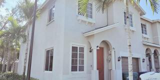 1002 NW 208th Ter Gallery 1