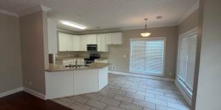 Cozy Condo in Gardens at Gatewood! Gallery 4