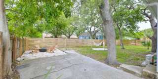 1 Bed 1 Bath Suite with Fenced Yard Minutes Away Clearwater Beach Gallery 4