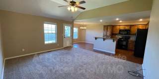 1168 N Blackstone Gallery 2