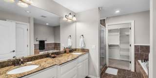 Furnished 3 bed/2.5 bath Gallery 9