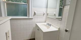 Great 3 bed home in Bond Hill!! Gallery 8