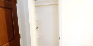 Charming 2BR House in Raleigh Gallery 14