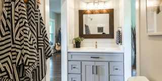 Beautifully remodeled 3 Bedroom Bungalow in Old Town Gallery 20