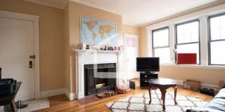 Renovated. Now with 'metal-object' in living room Gallery 1