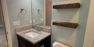 Spacious 5-Bedroom Riverview Home Gallery 26