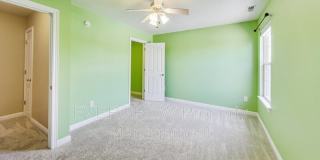 1047 Andrew Court Gallery 28