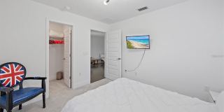 2587 TEMPLE Street Gallery 19