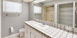 Updated 2/2/1 Home in Northeast St. Petersburg! Gallery 16