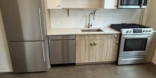 28 E Adams Gallery 4