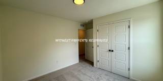 Brand-New 4 Bedroom Open w/Concept Living – Lee’s Summit Schools Gallery 17