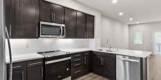 3bd/2.5ba Lynnwood Townhome Gallery 9