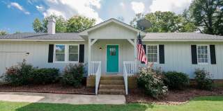 Adorable ranch home with huge fenced yard mid June! Gallery 3