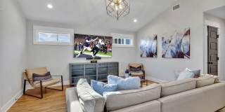 Gorgeous FULLY FURNISHED Home Just Off Charlotte Ave. Gallery 44