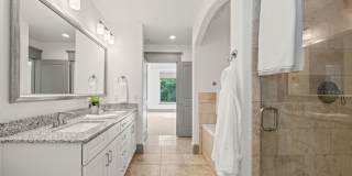 The Residence at Southpark Gallery 84