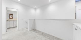 117 Henson Gallery 24
