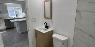 5325 Latham Gallery 16