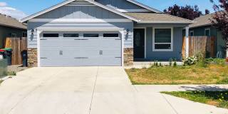 Beautiful 3 Bedroom 2 Bath Home Located in a Nice Medford Neighborhood Gallery 1