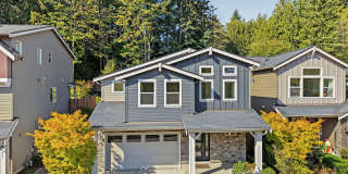 4-Bed, 2.5-Bath Beautiful Home in Shoreline — 2-Car Garage w/ EV Charging, A/C, Top-Rated Schools, Nearby Walking Trails Gallery 1