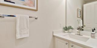 3bd/2.5ba Bellevue Condo Gallery 26