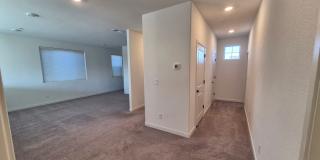 Gorgeous 4 Bedroom 3.5 bath with loft Gallery 31