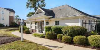 Village on the Lake Apartments Gallery 18