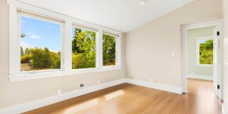 Charming Ravenna home with 5 bedrooms, 4 bathrooms Gallery 22