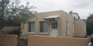 Cozy Guest House with AC and Large Private Yard! Gallery 1