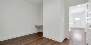 One Bedroom Cottage with Fenced Backyard! Gallery 15