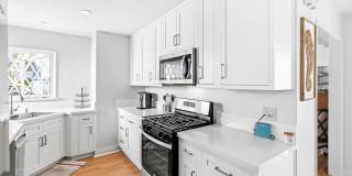 Furnished Balboa Peninsula Point Cottage Home | Available November 1st – April 30th Furnished Balboa Peninsula Point Cottage Home | Available November 1st – April 30th Gallery 10