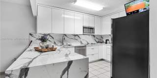 980 W 43rd Place, Hialeah, FL 33012 - 7280 Gallery 1