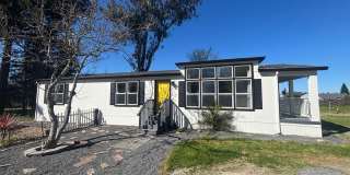 Single Level 3 Bedroom 2 Bathroom Home located just minutes from both Windsor and Larkfield w/ Utilities Included Gallery 1