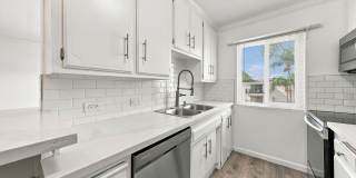 Spacious and Extensively Upgraded 1 Bedroom 1 Bath Condo in Fullerton Gallery 1