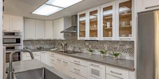 3BD/2BA – Updated Condo in Coveted Downtown Saratoga, Steps from Wildwood Park Gallery 6