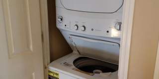Spacious 3 bedroom townhome close to UK! Gallery 15