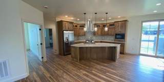 Beautifully Designed 3 Bed Home Gallery 8